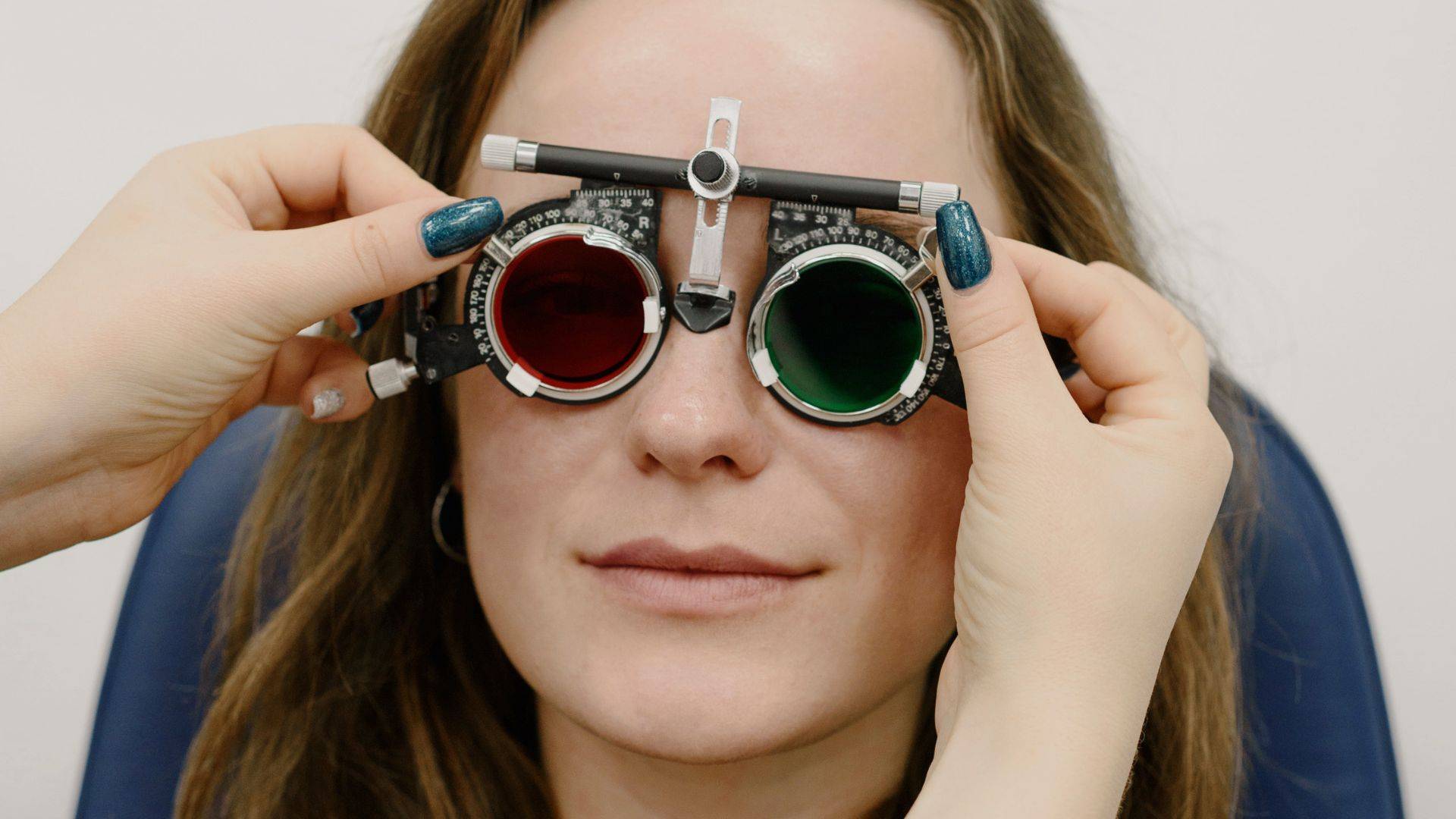 Diferența dintre consultația optometrică și consultația oftalmologică. OnOptic te lămurește!
